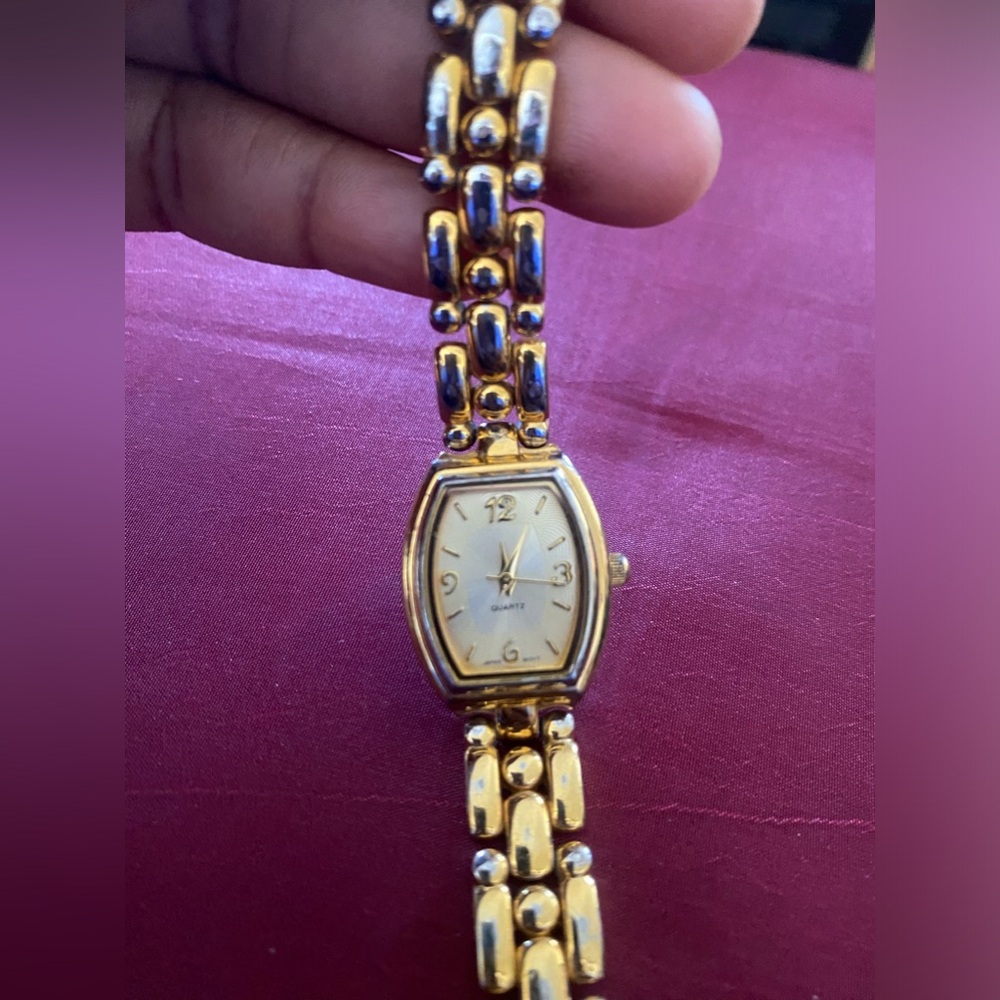 Ladies Watch - Picture 8 of 9